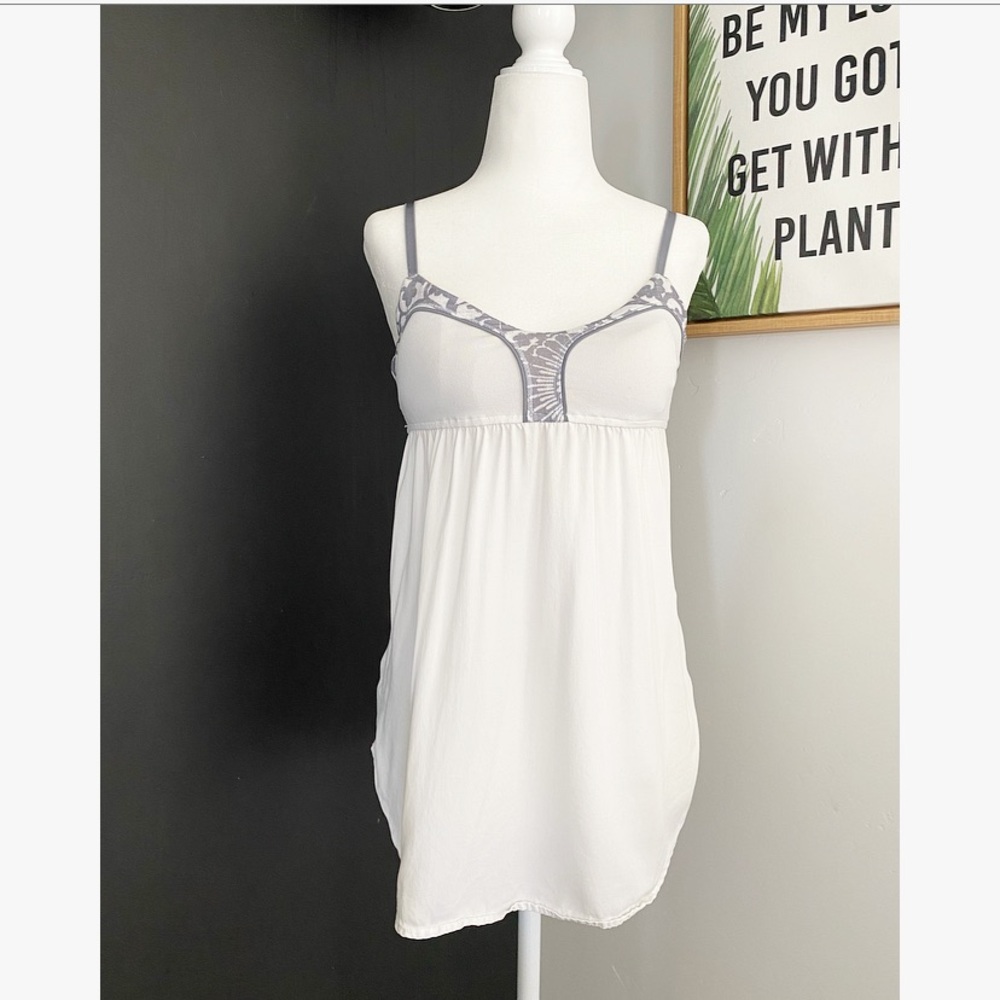 Lululemon Bliss Gray and White Tank